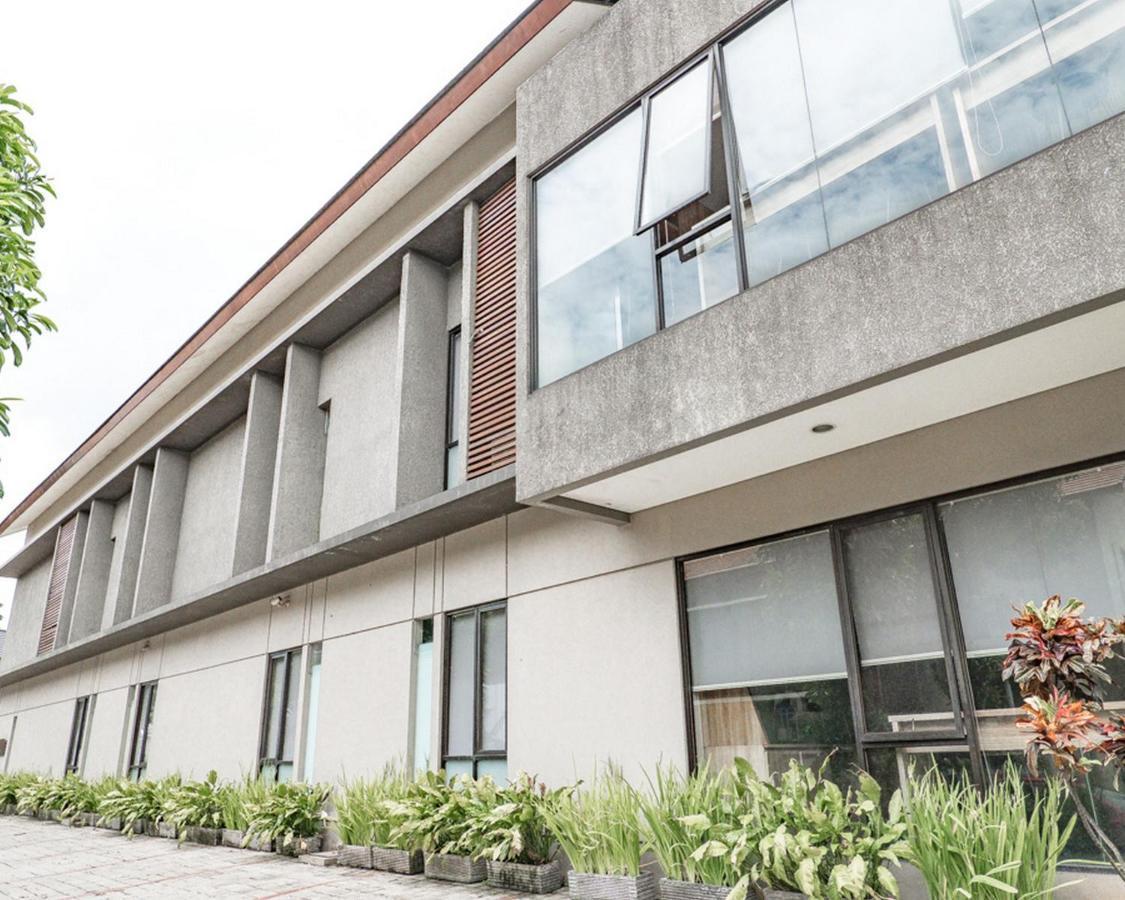 3J Living Lippo Karawaci Hotel Tangerang Exterior photo